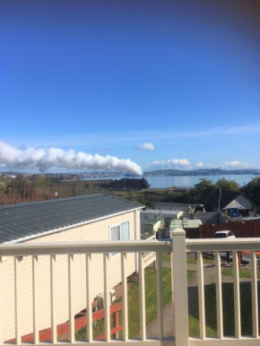 Beautiful Mobile Home with Amazing Sea and Steam Train Views, Decking & Parking
